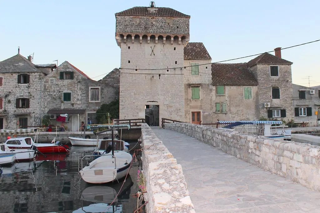 Apartment La Luna Kastela 0*,  Croatia